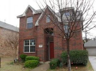 209 Colonial Ln, Euless, TX 76040