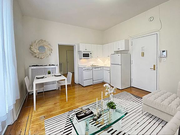 2nd image of 210 W 94th St #2W