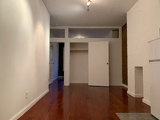 Rented by Sky Management | media 17