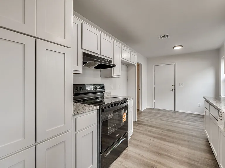 3351 S 143rd East Ave — Photo 8