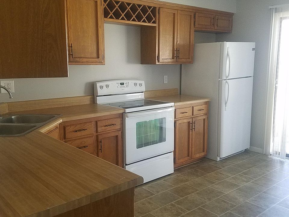 1st image of 9558 W 87th St