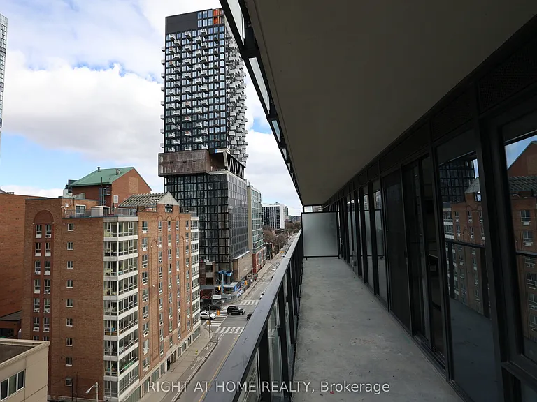 47 Mutual St #804 — Photo 19