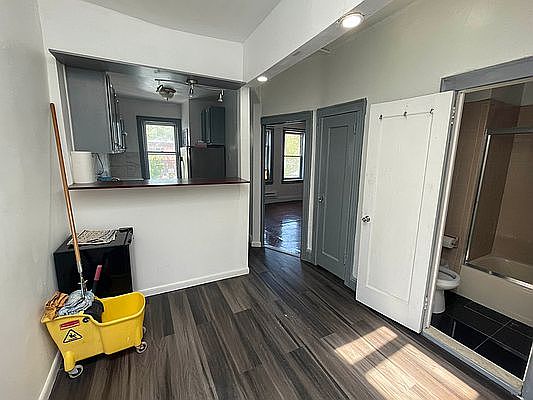 2nd image of 34-24 Crescent St #2