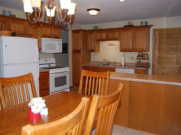 4th image of 4132 W 75th Pl