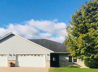 623 Saint Paul Rd, Zumbrota, MN 55992