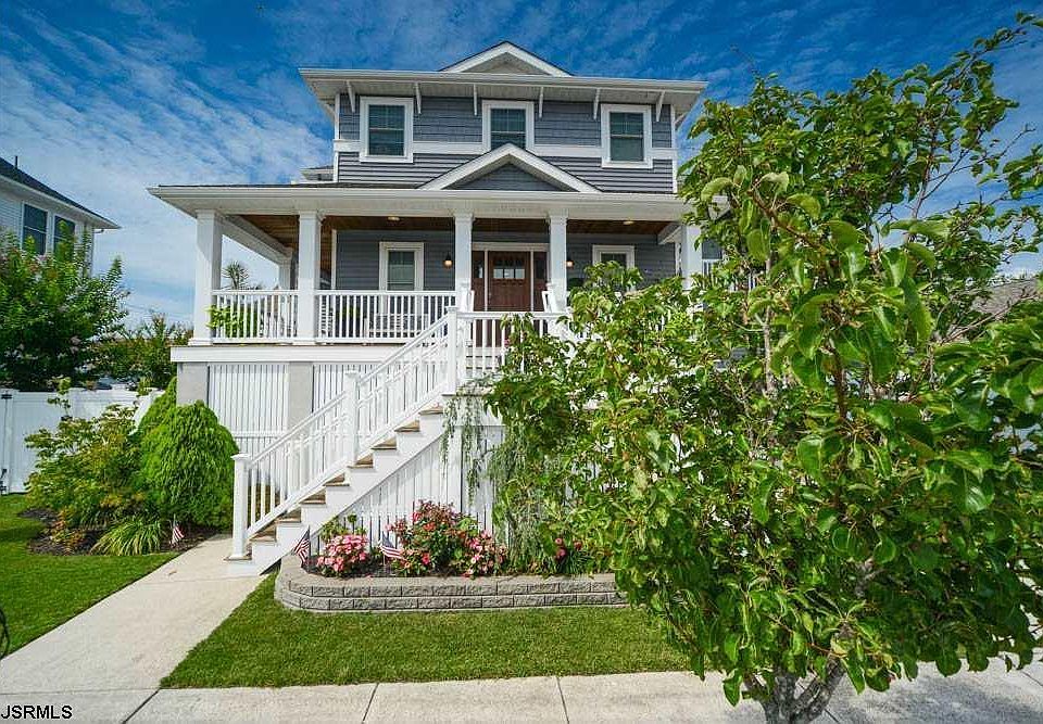 1st image of 8 Bayonne Pl