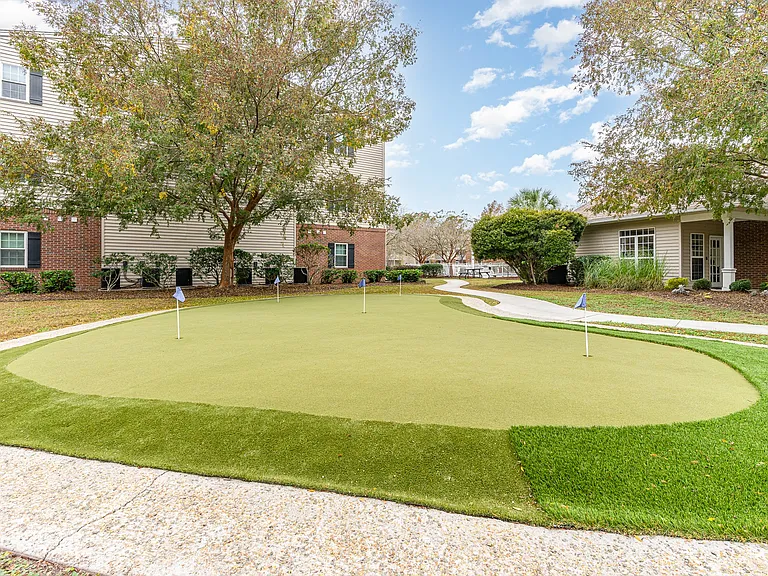 Litchfield Oaks Apartments — Photo 21