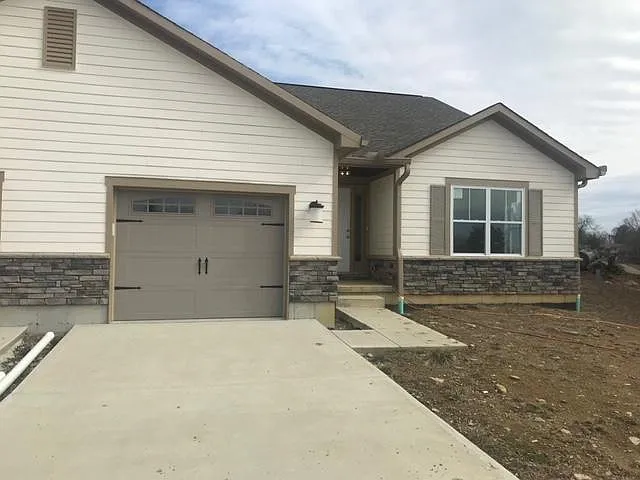 1 Stillmeadow Dr — Photo 3