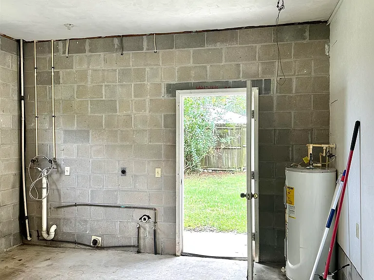 120 Vassar Rd — Photo 20
