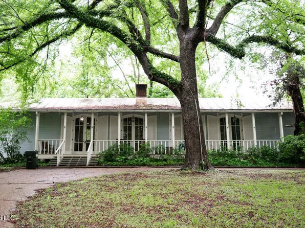 108 Dana Rd, Natchez, MS 39120