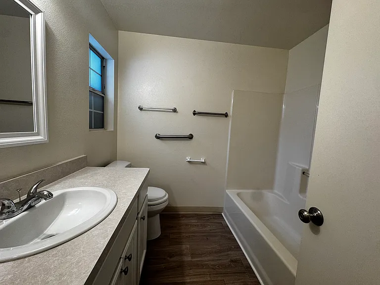 917 E Gutierrez St #921B — Photo 5