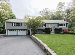60 Oxbow Dr, Wrentham, MA 02093