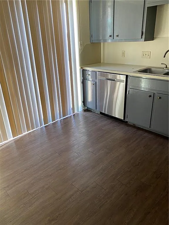2 bed, 2320 sqft, $1,350 — Photo 4
