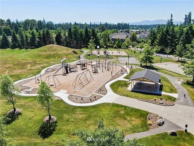 22615 NE Alder Crest Dr #102 — Photo 16