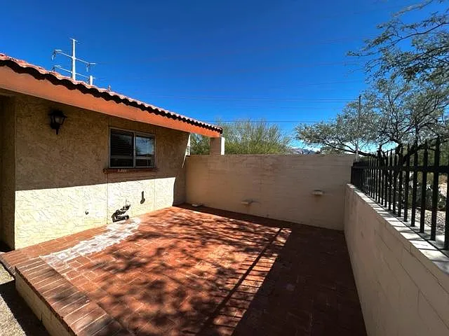 1410 W Cerrada Colima — Photo 44