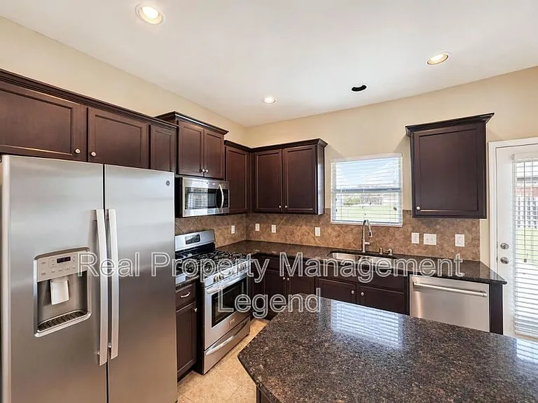 9929 Pronghorn Rd — Photo 14