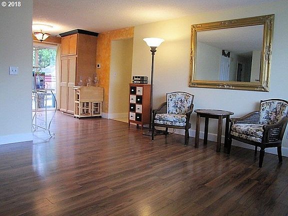 3rd image of 4021 NE 65th Ave