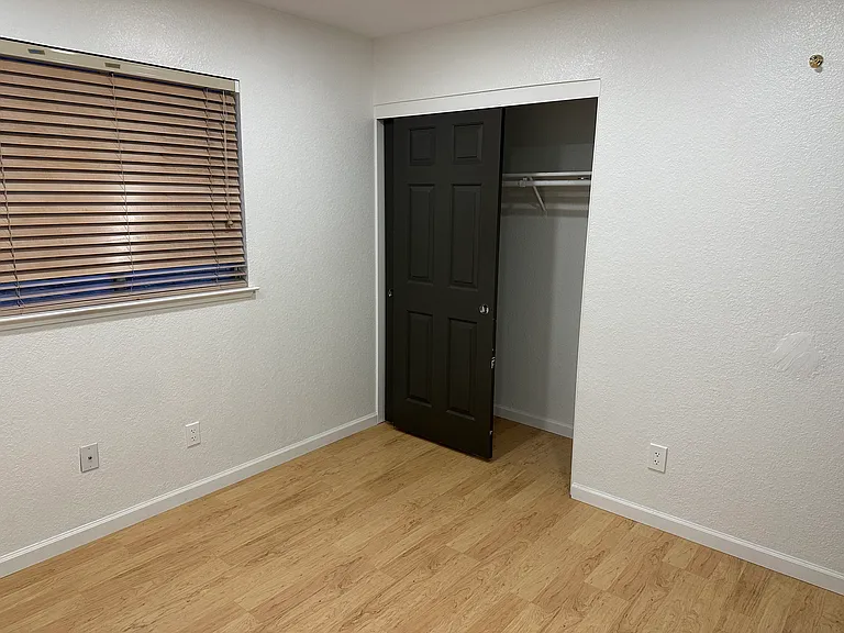 900 Quate Ct — Photo 15