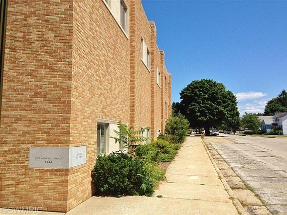 5th image of 409 S Washington Ave