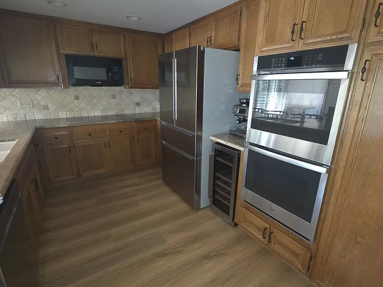 2794 Parkview Dr — Photo 8