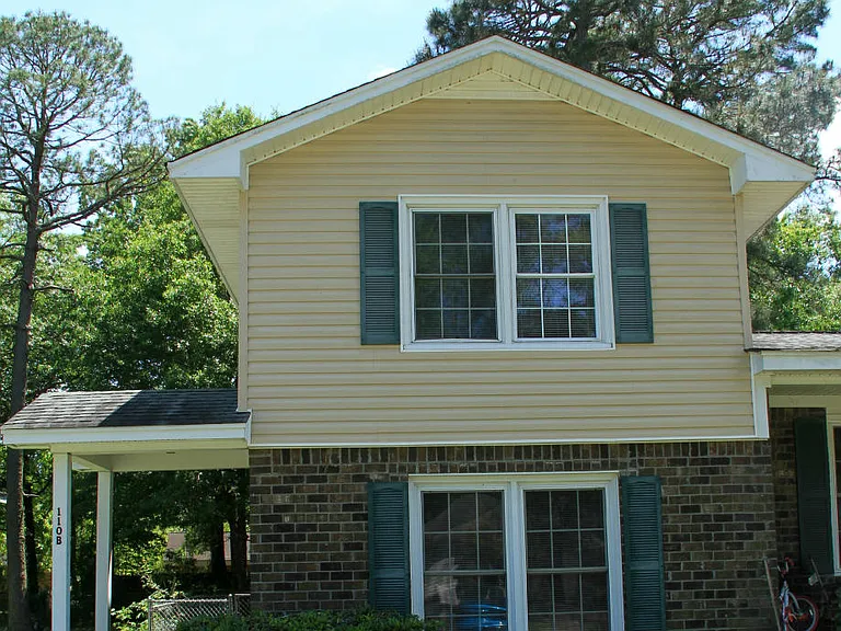 110 Roberta Dr #B — Photo 1