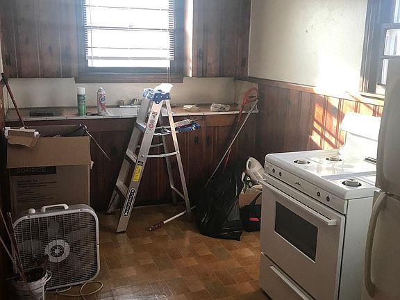 Kitchen has fresh paint, fixtures and new gas range!