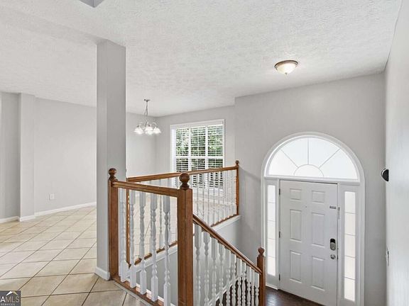 5th image of 6845 Sarah Dr
