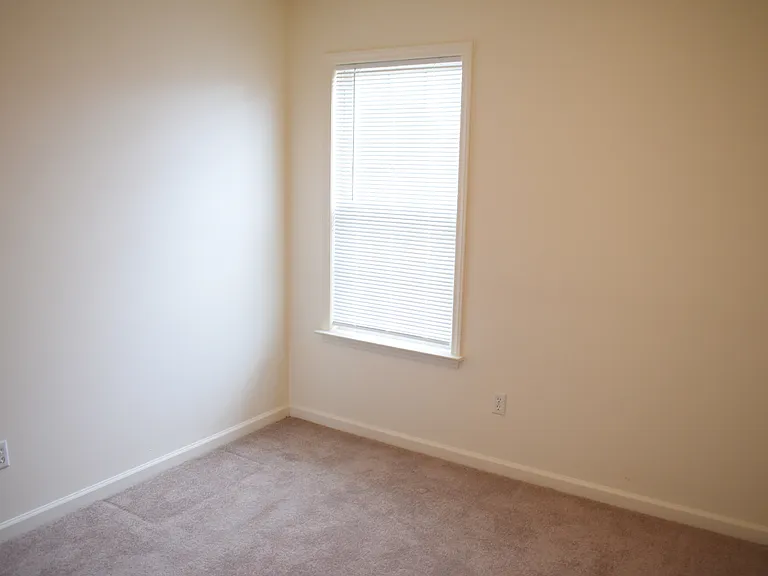 2500 Hawes Ct — Photo 17