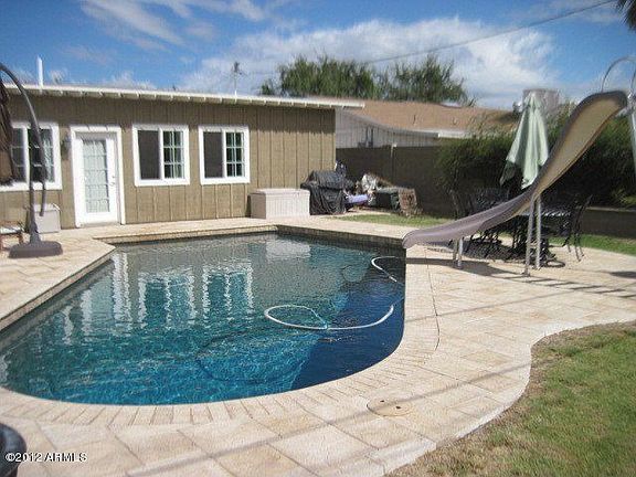 5th image of 807 E Desert Park Ln