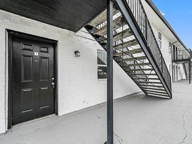 Heritage Grove Apartments — Photo 11