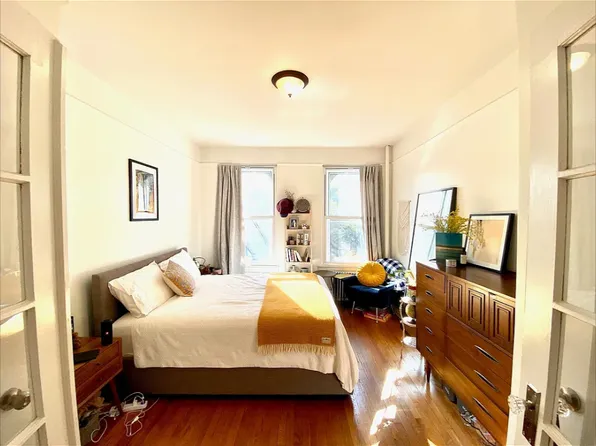 108 Macdougal Street image 1 of 8
