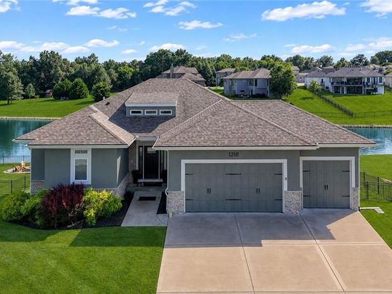 1218 Hillmann Ln, Warrensburg, MO 64093