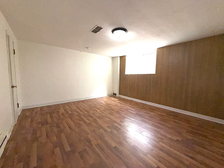 131 8th Ave N #3 — Photo 6