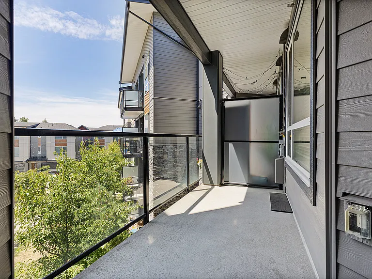 75a Ave — Photo 11