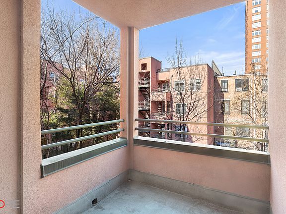4th image of 11 W 104th St APT 3A
