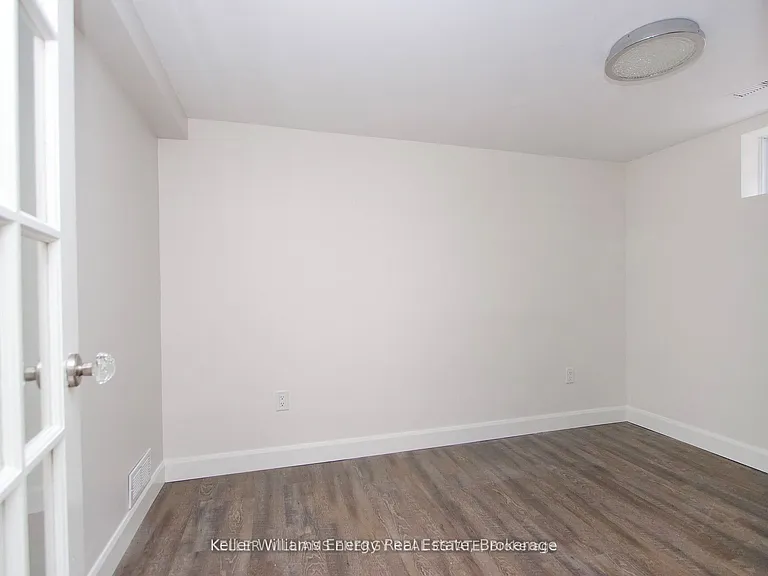 54 Chadburn St #BASEMENT — Photo 10