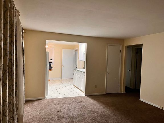 5th image of 247 Kennedy St #247