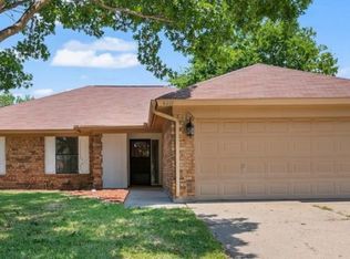 6211 Minuteman Ln, Arlington, TX 76002