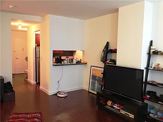 Rented by Space Marketing Shop