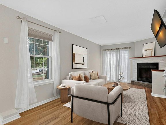 4th image of 1939 Newland Ct