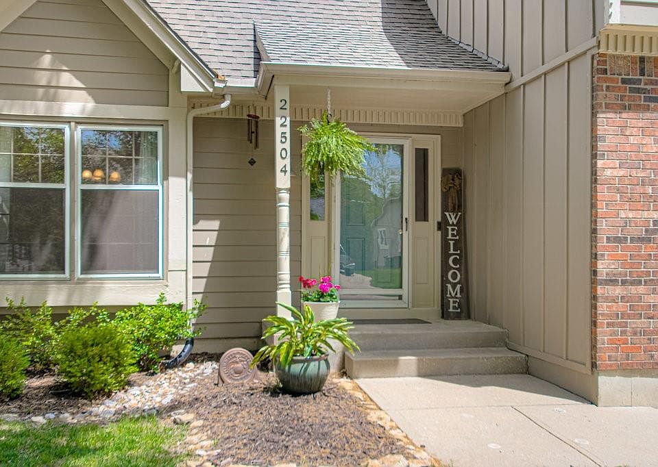 22504 W 53rd Ter, Shawnee, KS 66226 Zillow