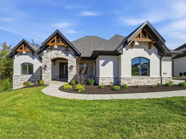 2300 Bentwood Ct, Hebron, KY 41048
