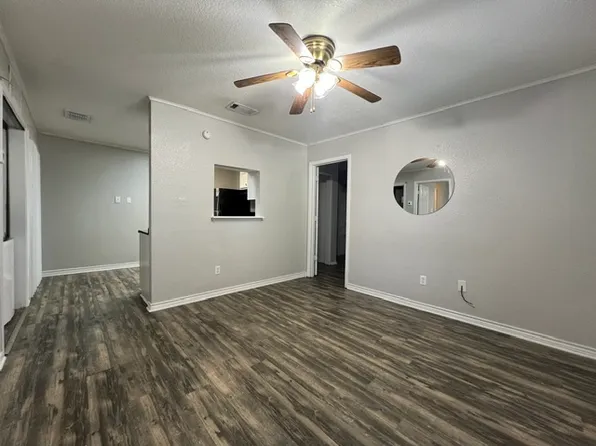 1624 Aquarena Springs Dr, San Marcos, TX