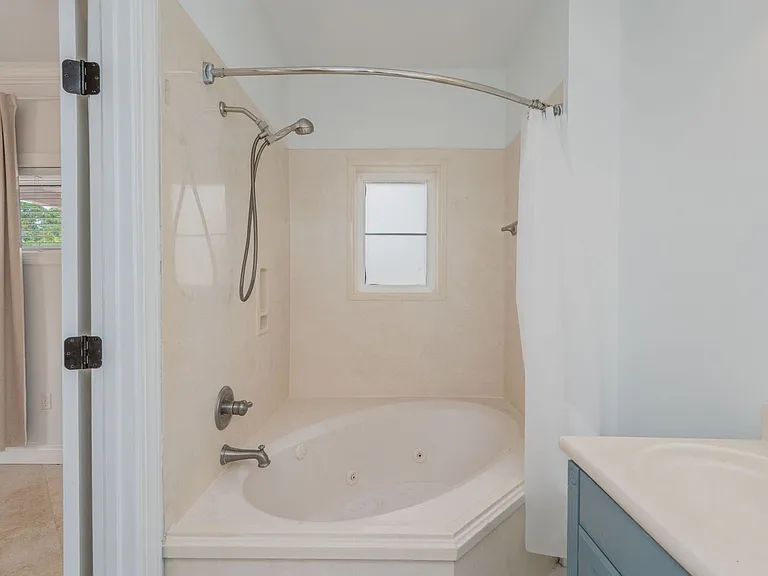 272 Calusa Blvd — Photo 34