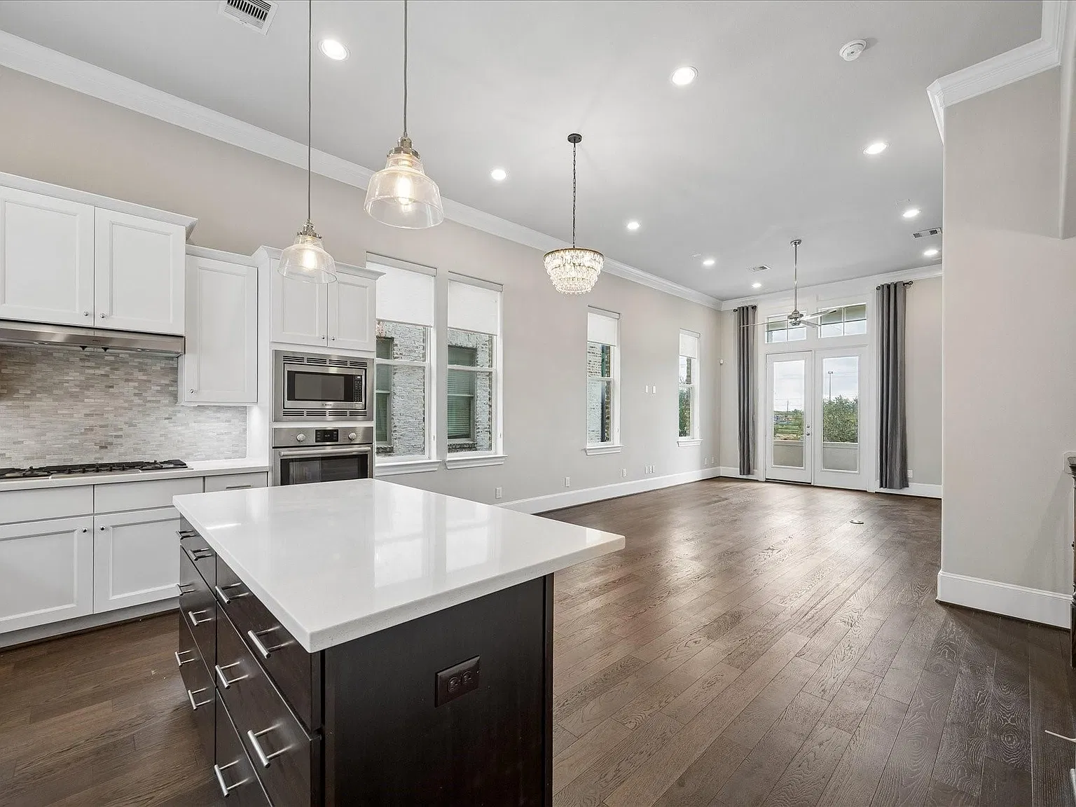 3 bed, 3.5 bath, 1980 sqft, $2,650 — Photo 4