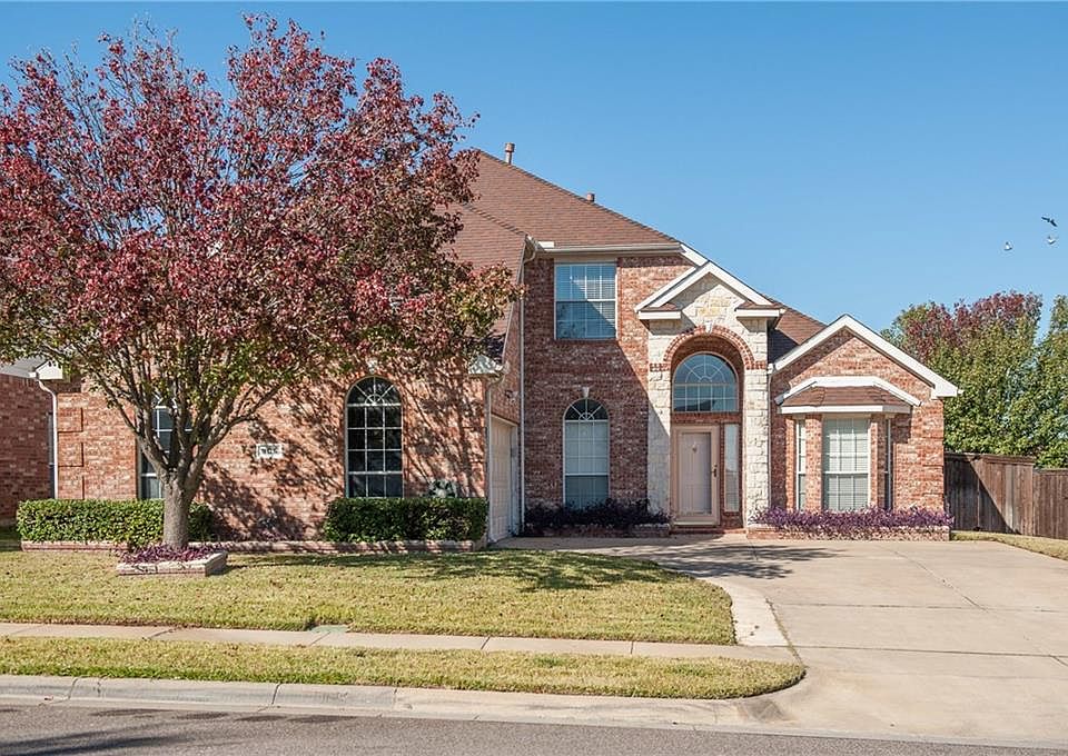 1st image of 305 Fort Edward Dr
