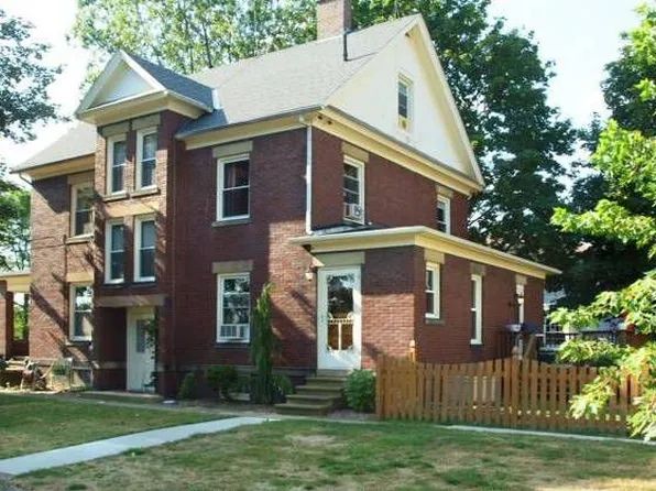 415 Prospect Ave S, Hartville, OH 44632