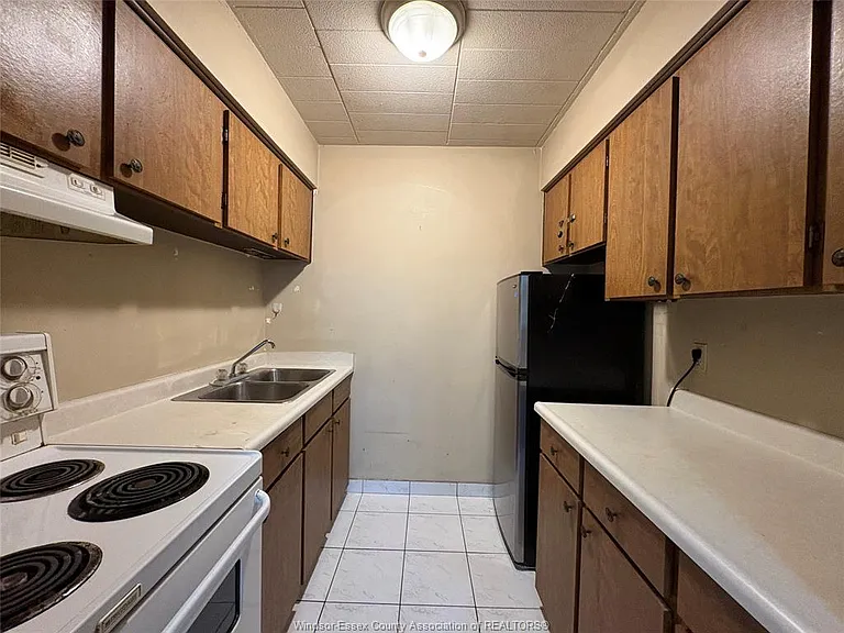 3044 Sandwich St #203 — Photo 5
