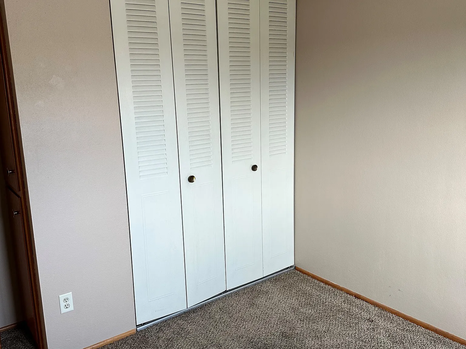 Valley View Apartments — Photo 4