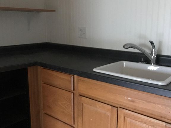 5th image of 1151 Fairfield Ave APT 3